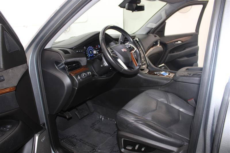 2018 Cadillac Escalade Luxury