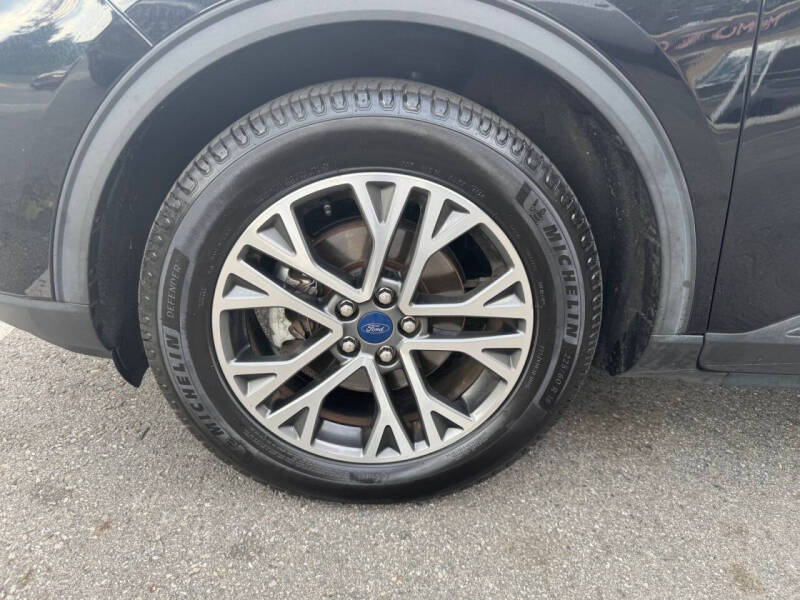 2020 Ford Escape SEL