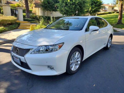 2013 Lexus ES 300h for sale at E MOTORCARS in Fullerton CA