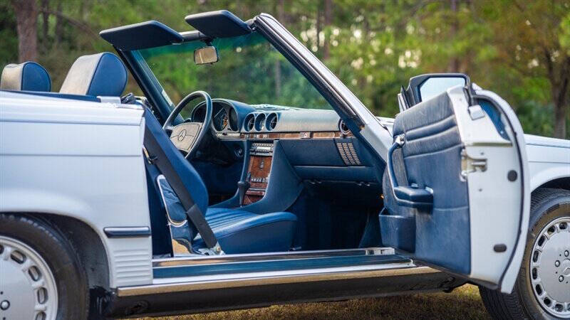 1987 Mercedes-Benz 560-Class 560 SL