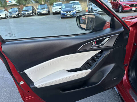 2018 Mazda MAZDA3 Grand Touring