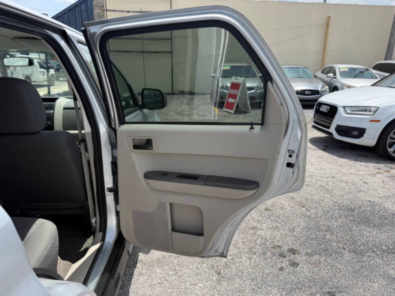2010 Ford Escape XLS