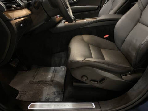 2025 Volvo XC90 B6 Plus Bright Theme 7P