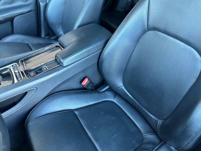 2019 Jaguar F-PACE 25t Premium