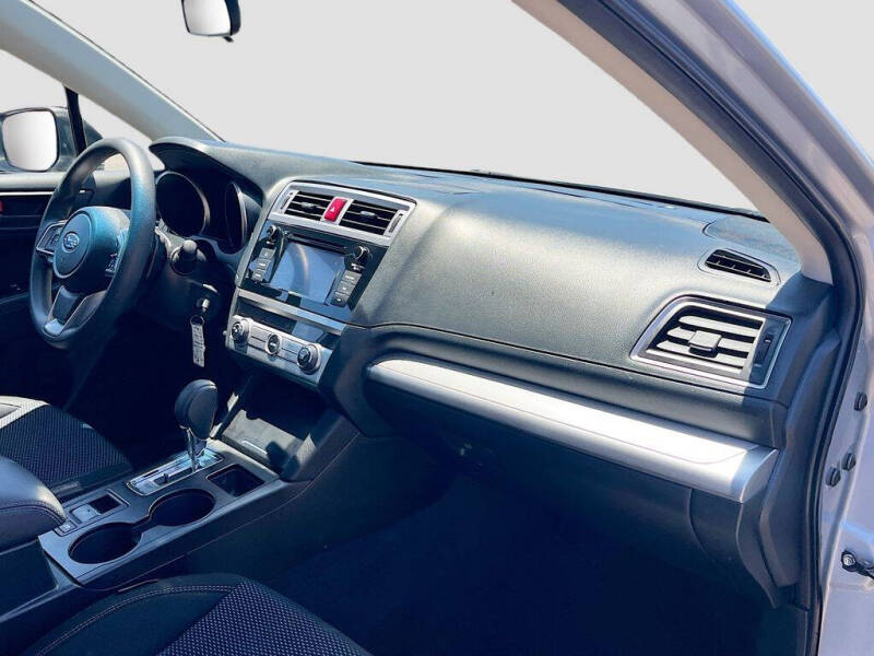 2019 Subaru Outback 2.5i