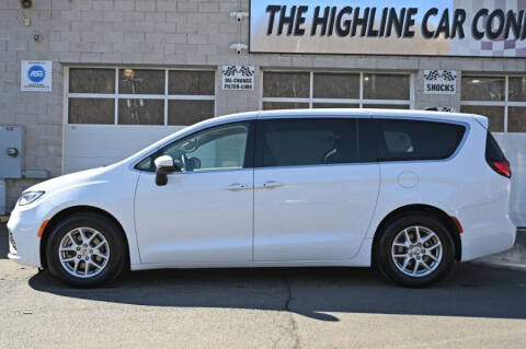 2023 Chrysler Pacifica Touring L