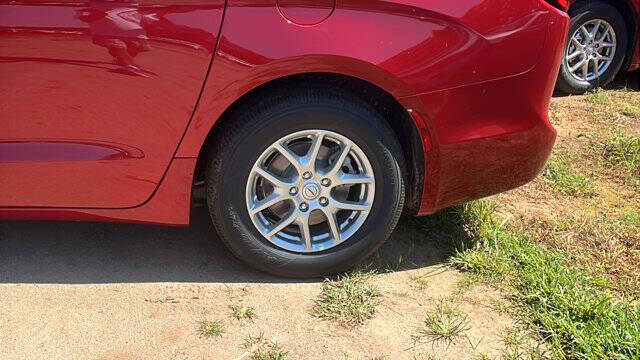 2026 Chrysler Voyager LX
