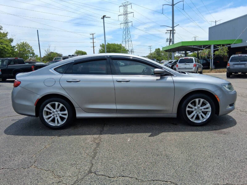 2016 Chrysler 200 Limited