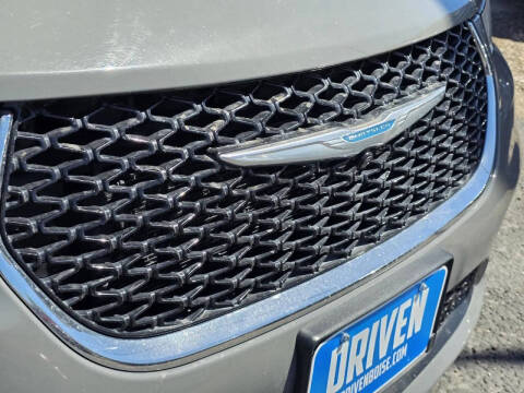 2021 Chrysler Pacifica Hybrid Touring L