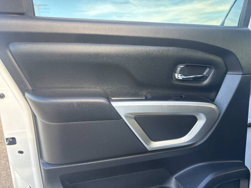 2021 Nissan Titan SV