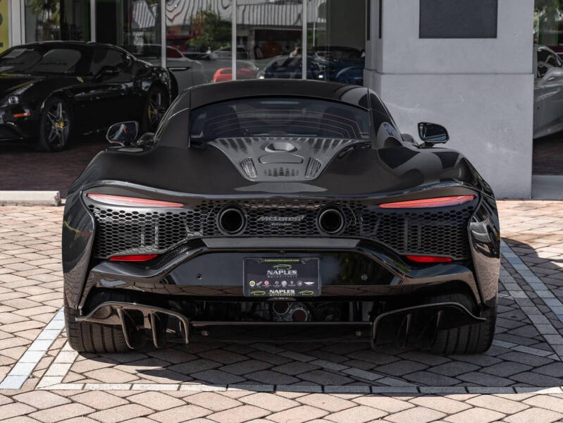 2025 McLaren Artura