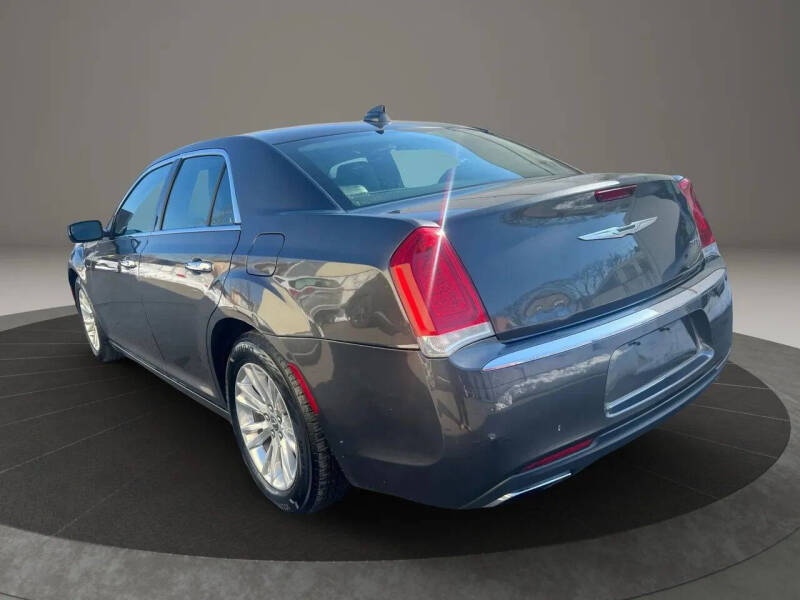 2017 Chrysler 300 C