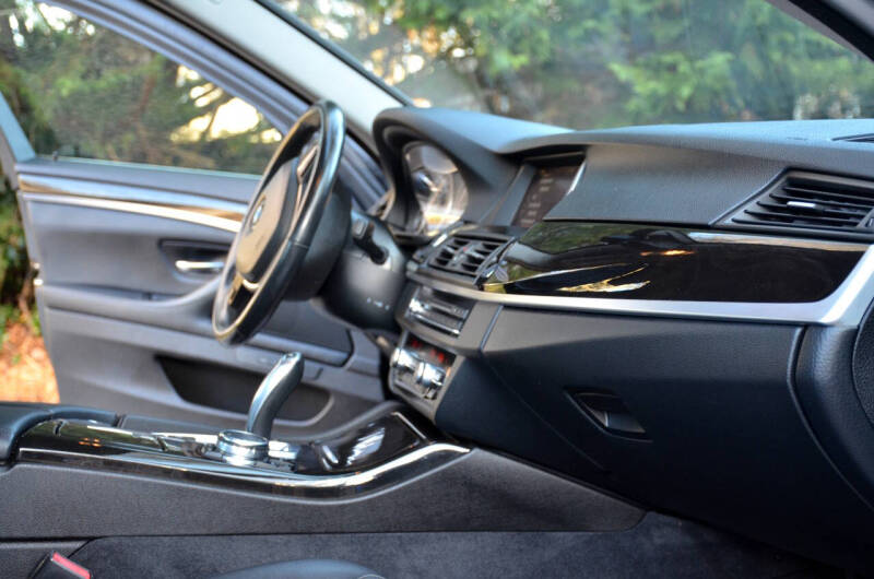 2015 BMW 5 Series 528i xDrive