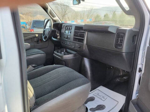 2023 GMC Savana 2500