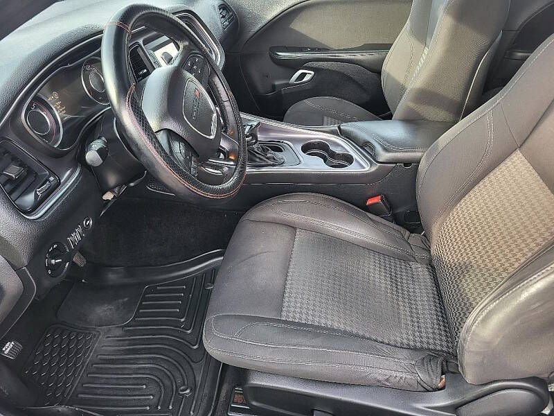 2015 Dodge Challenger SXT