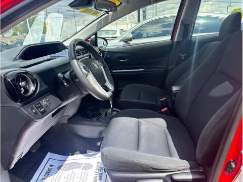 2017 Toyota Prius c