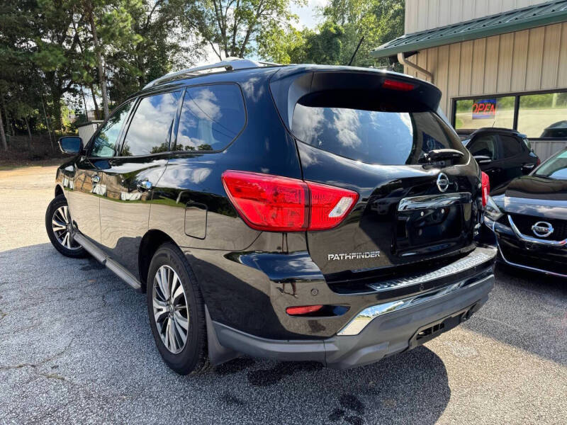 2017 Nissan Pathfinder SL