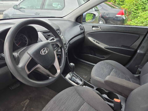 2017 Hyundai Accent SE