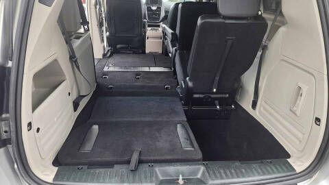 2011 Chrysler Town and Country Touring-L