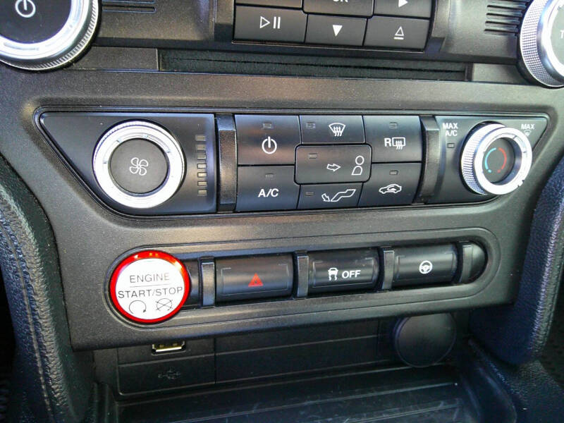 2017 Ford Mustang V6