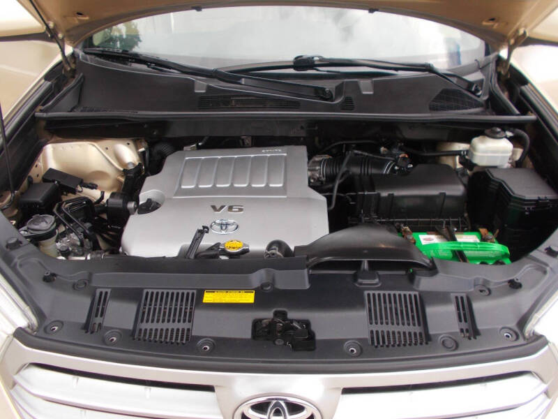2012 Toyota Highlander SE