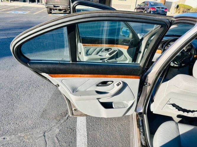 2001 BMW 5 Series 525i