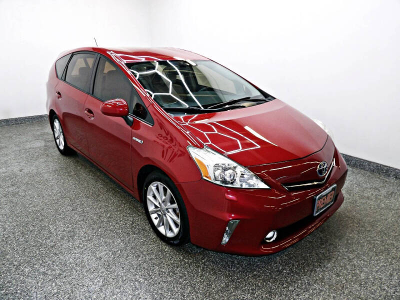 2014 Toyota Prius v Five