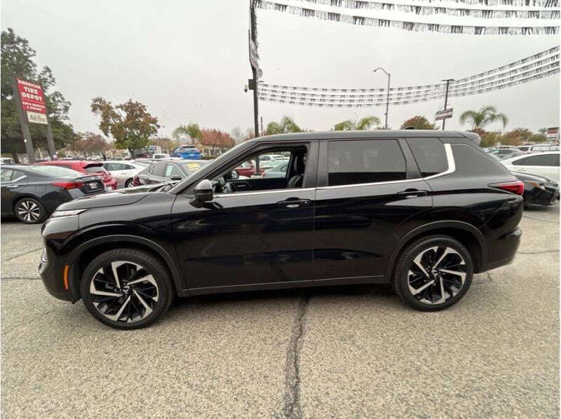 2024 Mitsubishi Outlander SE