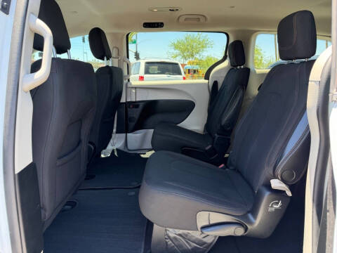 2018 Chrysler Pacifica LX