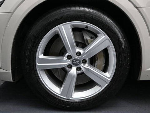 2019 Audi e-tron quattro Premium Plus