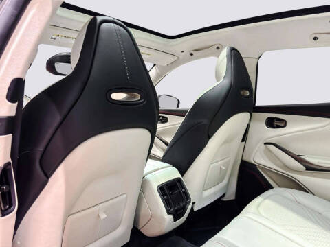 2021 Aston Martin DBX