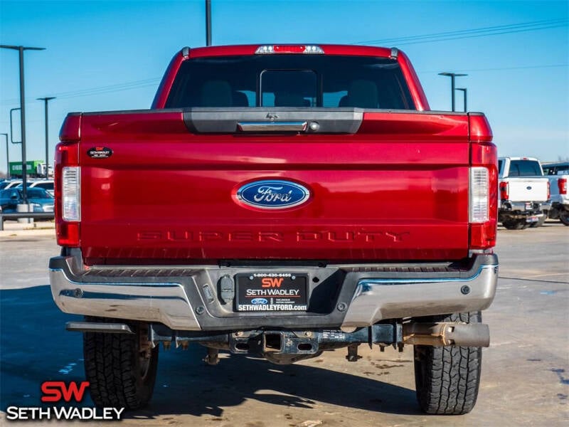 2017 Ford F-250 Super Duty Lariat photo 10