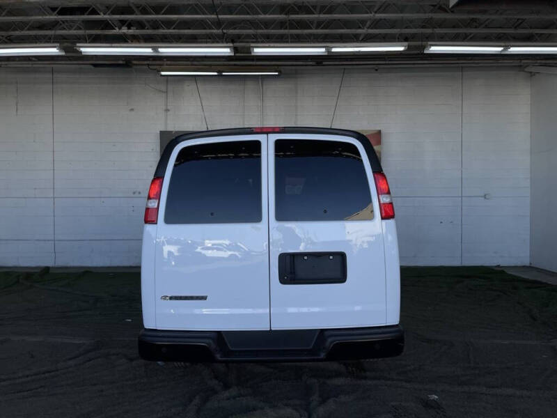 2023 Chevrolet Express LS 3500