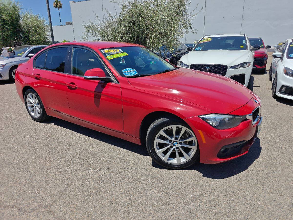 Red 2017 BMW 3 Series 320i 320i 4dr Sedan 2