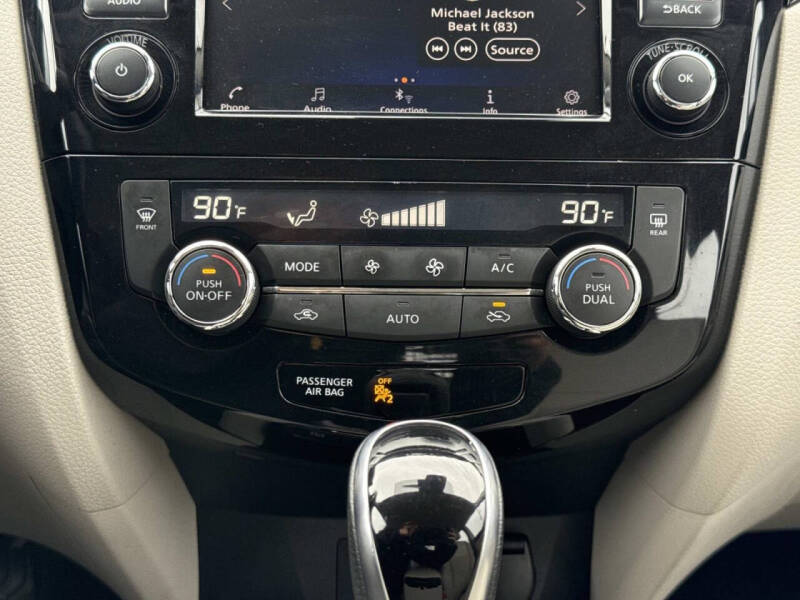 2022 Nissan Rogue Sport SV