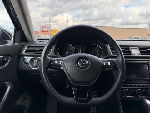 2017 Volkswagen Passat 1.8T R-Line