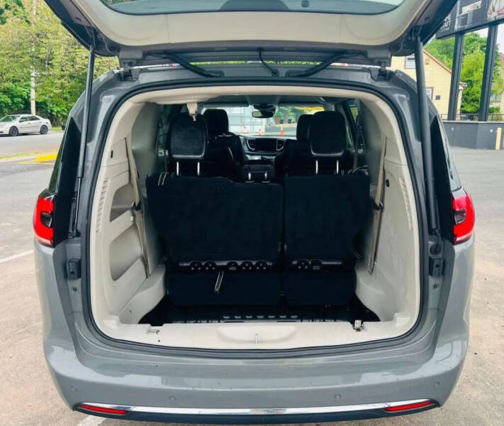 2022 Chrysler Pacifica Touring L