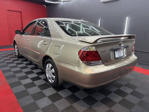2005 Toyota Camry LE