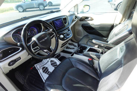 2017 Chrysler Pacifica Touring-L Plus