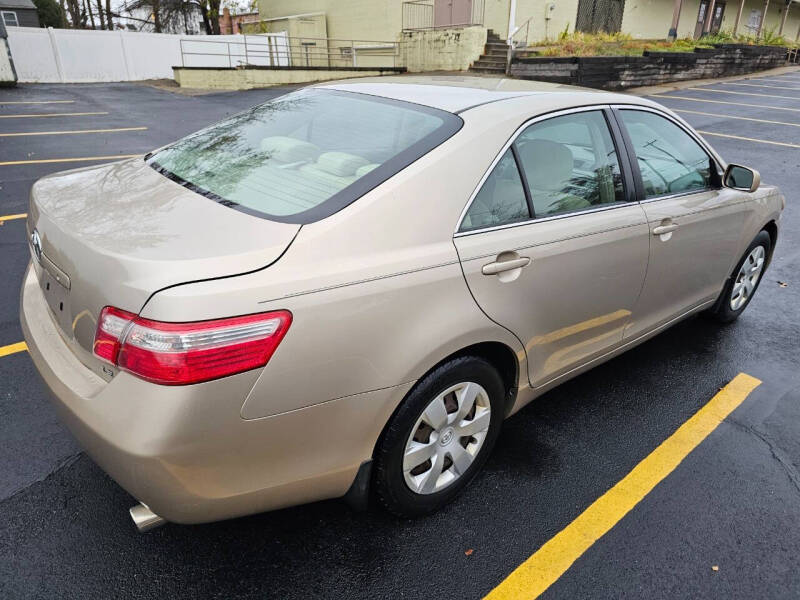 2008 Toyota Camry LE photo 10