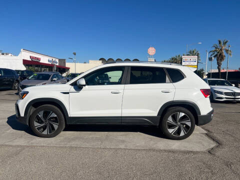 2023 Volkswagen Taos SE 4Motion