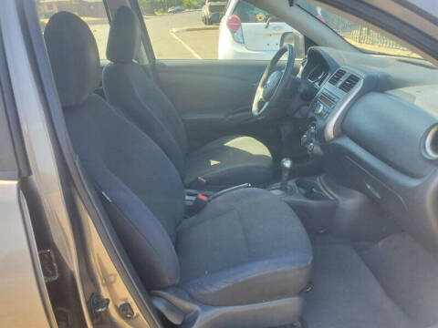 2013 Nissan Versa 1.6 SL