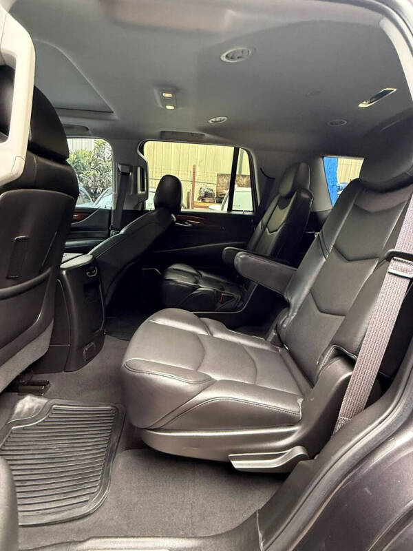 2017 Cadillac Escalade Luxury