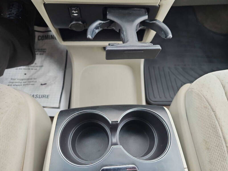 2016 Toyota Sienna LE 8-Passenger