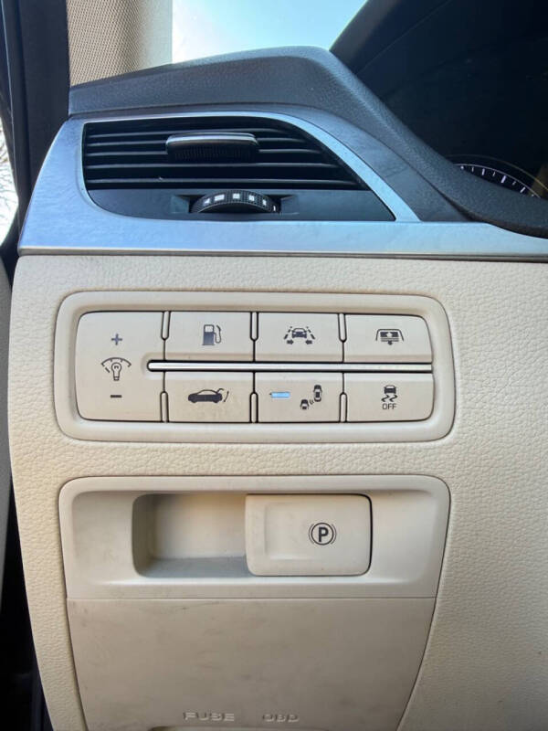 2015 Hyundai Genesis