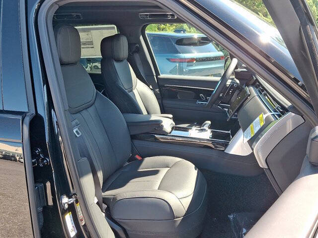 2025 Land Rover Range Rover P530 SE