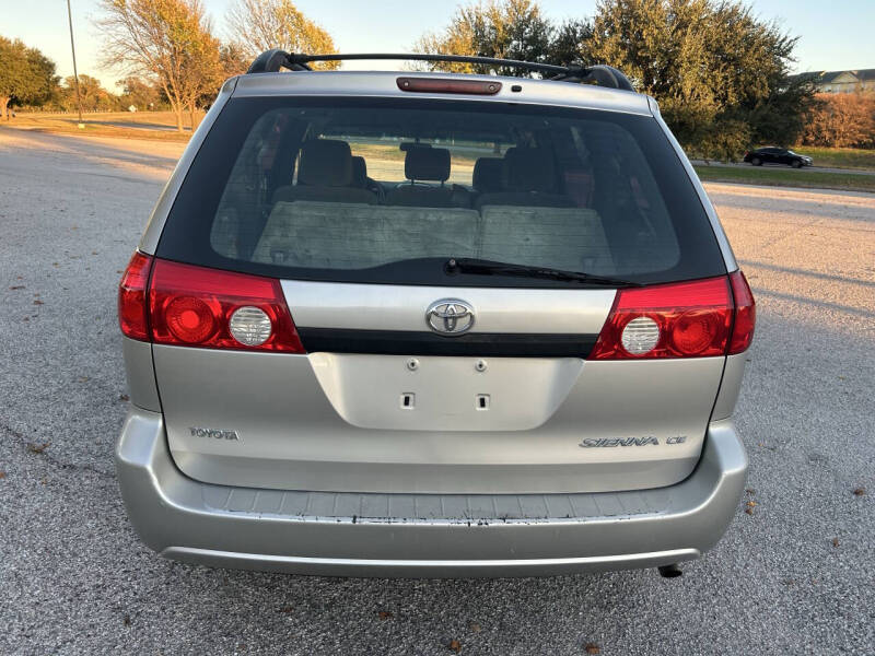 2008 Toyota Sienna CE 8-Passenger