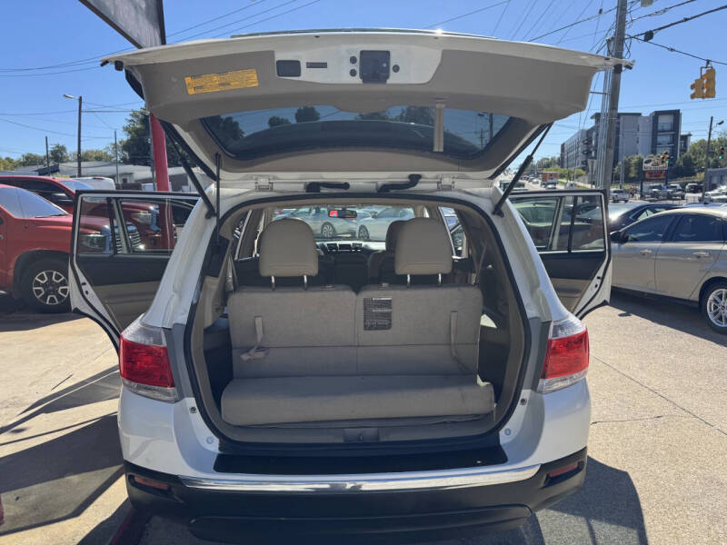 2011 Toyota Highlander SE