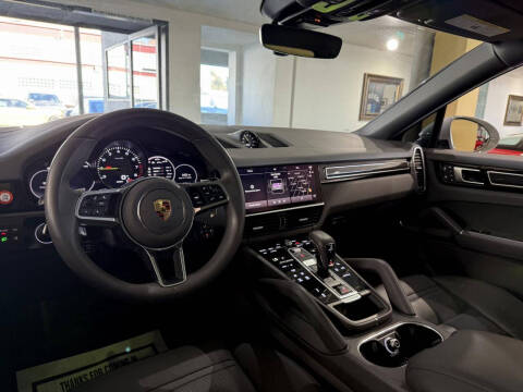 2022 Porsche Cayenne E-Hybrid Coupe