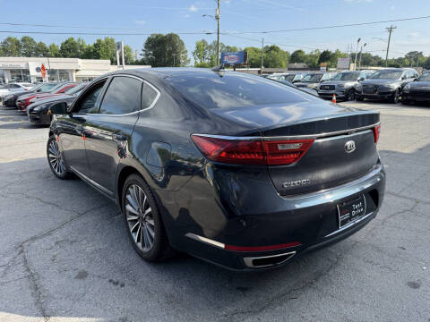 2017 Kia Cadenza Premium